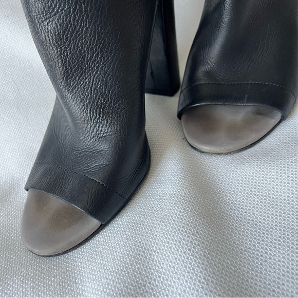 VINCE Black Leather Peep Toe Heels Booties Chunky Heel Shoe Size 7.5 - Picture 6 of 10